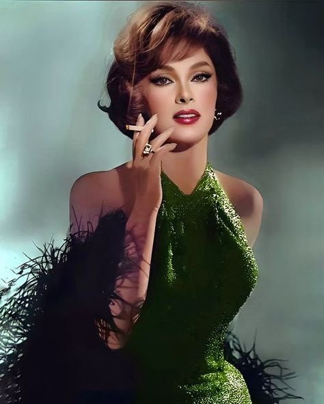  Gina Lollobrigida